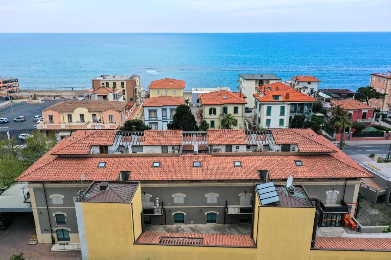 شقة Casa Aurea Tre Posti Letto A 30 Metri Dal Mare سان فينتْشينسو المظهر الخارجي الصورة